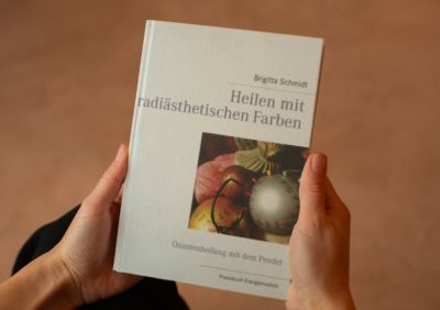 Healing with radiesthetic colors, 3rd rev. ed. (2013) - german Healing with radiesthetic colors, 3rd rev. ed. (2013) - german